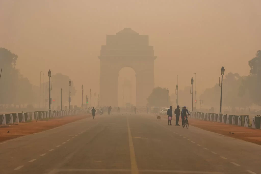 Arvind Kejriwal Calls Emergency Meeting as Delhi's Air Quality Declines